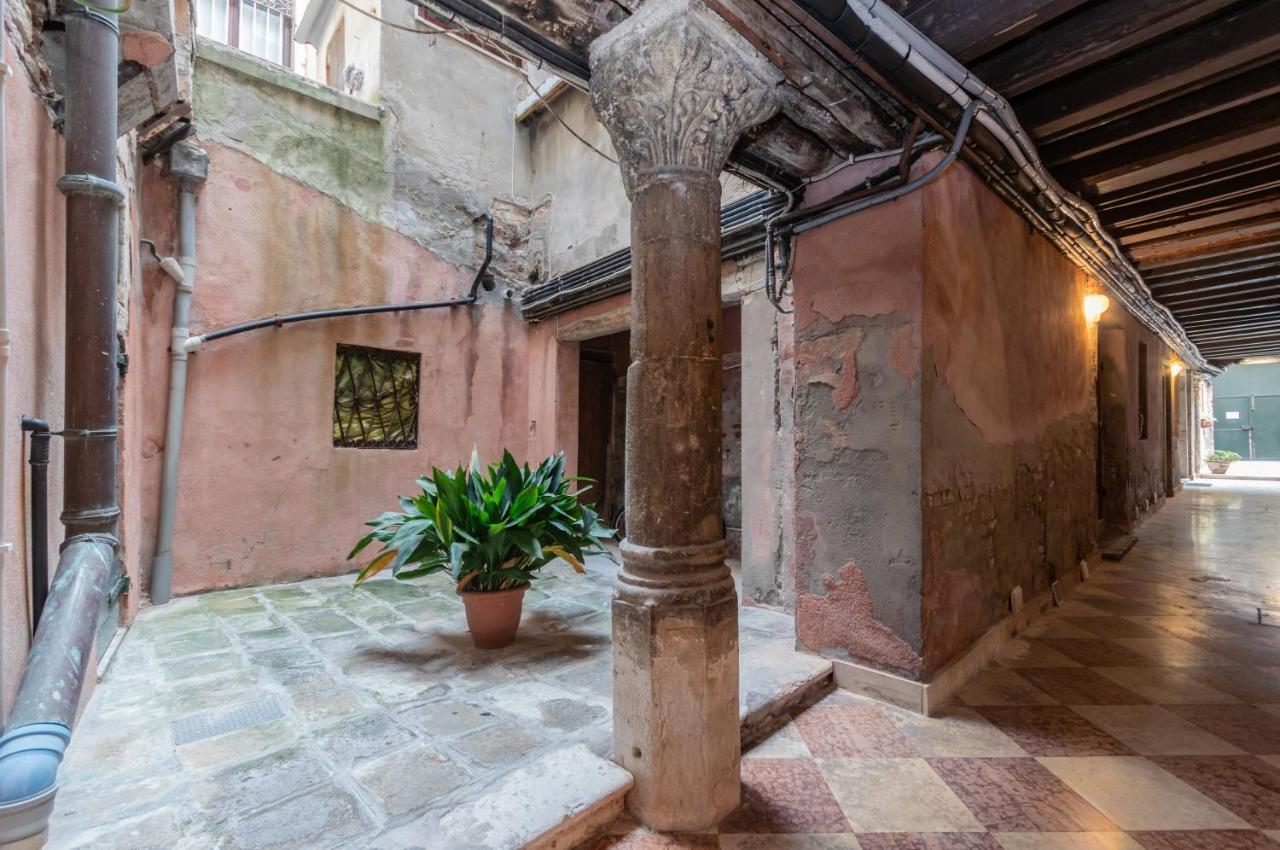 Palazzo Dolfin - Piazza San Marco Lovely Apartment Venedig Exterior foto